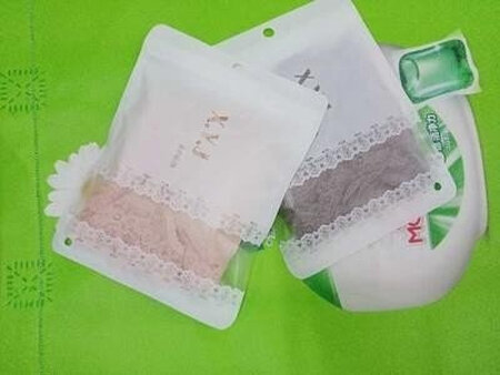 尺码也非常的标准，穿着合身，质感亲肤，不紧绷，特别适合，清洗不掉色，性价比特别高，宝贝描述和实物一致，包装完好，没有什么褪色，摸着舒服，缝线的地方没有线头，不起毛，不起球，更不会掉色