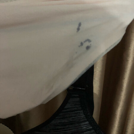 我真的是服了这质量，文胸都能褪色，可怕，之前买另一款都不会