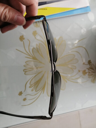 做工极差，歪的