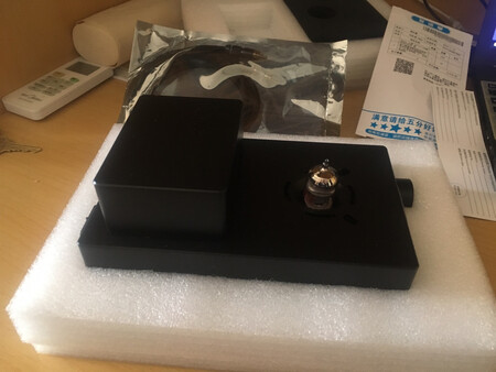 因为HD600买的，颜值不错，很小巧，一般要开到60-70了，初听表现不错，后续接着看了