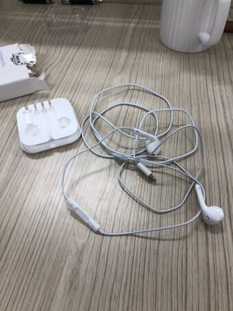 做工质感：好
音效音质：棒
颜色外观：好
舒适度：好