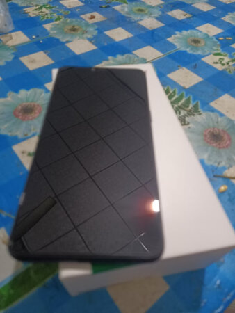 外形外观：很漂亮
屏幕音效：很好
拍照效果：很清晰
运行速度：速度快
待机时间：待机时间长
其他特色：很满意的一次购物，父母很喜欢，客服服务态度也好，还会继续支持。