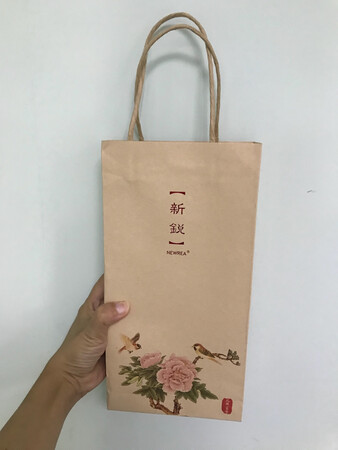 看起来很高档，适合送人，刻了字，更有诚意。下次再来。