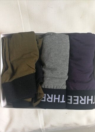 给老公买的，这几年他的内裤一直在京东买，物流快，价格也优惠，质量也不错！
