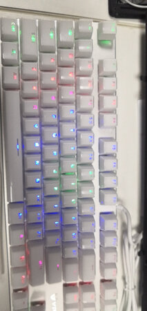 耐用度：使用中
响应速度：快
舒适度：Ctrl   下键 太松
操作难度：难
外观颜值：赞