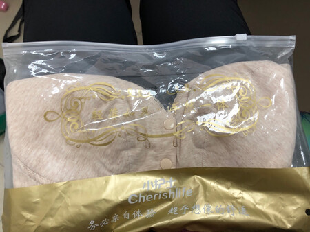 给奶奶买的。奶奶很喜欢，大小也合适。赞一个