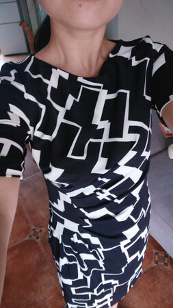 罗衣的衣服穿着很大方，这条裙子很舒服