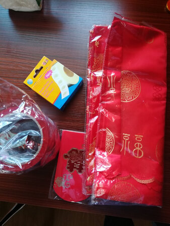 宝贝收到了，质量也不错，图案精美漂亮，价格也很实惠，满意！五星！