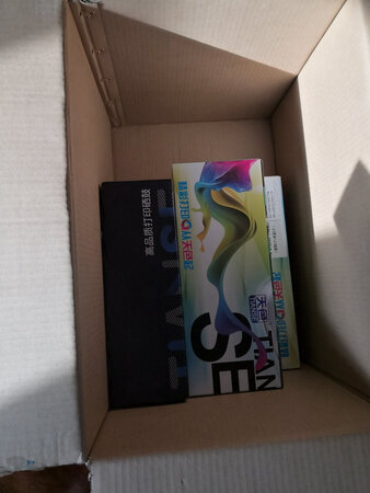 这个是给公司买的，质量看着可以，以后还会继续回购的。公司的东西现在全部都是京东的了！物美价廉，唯一一点就是发票出的有点慢，希望以后能改进一下进度。不然报销耽误时间。没有以前纸质发票省事，那个直接和货物一起送到。。。。相信京东，靠谱！！！就是有的时候不太抗用。
