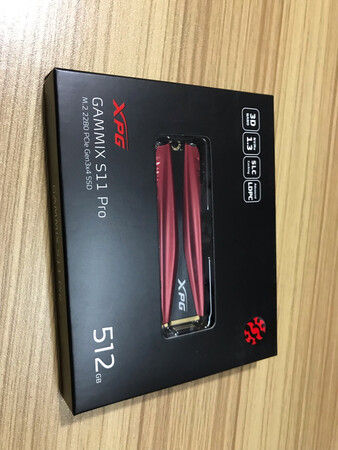 传输速度：真正NVMe1.3，测试了一下连续取为3000**，连续写入为2000**，比SATA高出不少
游戏效果：写入读取快
兼容属性：无问题，一次点亮和识别
其他特色：美观，带散热片，质量过硬，有威刚专用管理软件，好评。