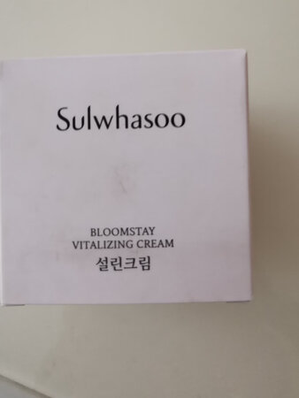 第一次在京东上买东西以前都是~快递速度没得说隔天就倒但是产品不太敢恭维一千块钱的东西怎么弄的这么脏没有好感度正不正品不知道没用过但是卖相实在太差