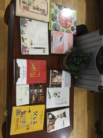 京东图书非常丰富，满足我们一家不同需求
