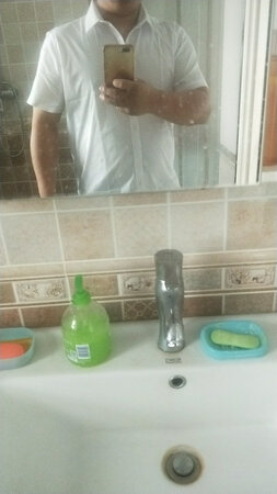 衣服偏大，至少大两个号，急着穿，不换了