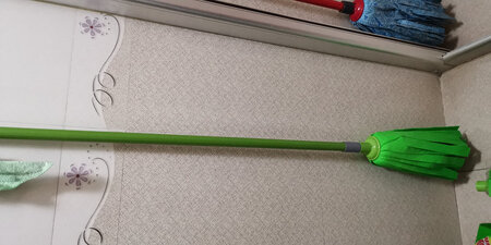 第一次用思高品牌，杆和地拖头的质感很好。地拖布条稍硬。