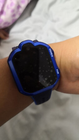 舒适程度：手机佩戴非常舒适
主要功能：接打电话方便，孩子很喜欢
外形外观：外观时尚