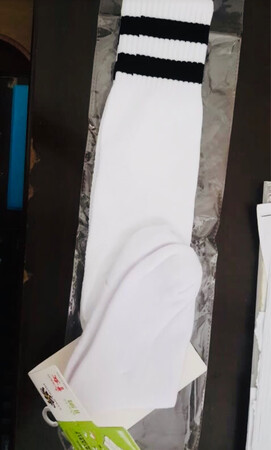 运动长腿袜子，感觉还不错，还没有试穿，希望效果好，不臭脚就好啦。是我喜欢的类型