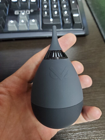 大小合适，很好用，吹的很干净，京东配送很快，服务好。