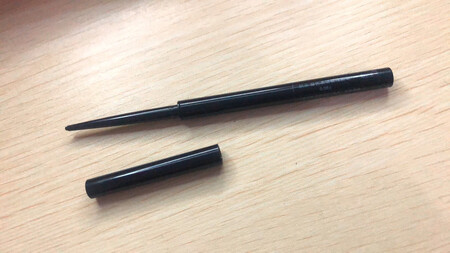 特别好用，做好打底不晕妆的。适合手残的
