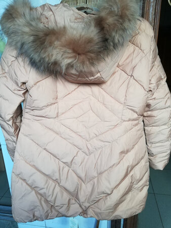羽绒服色差大，不是泥黄