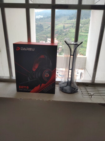 戴着耳机很舒服，不知道音效怎么样用后再评