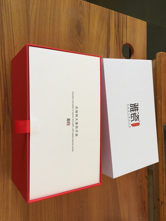 包装精美，厚实保暖，正在做开片准备。希望用着舒服