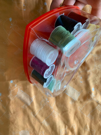 盒子碎了，建议大家，要想买好的就去外面买，要想凑活用呢，就网购。