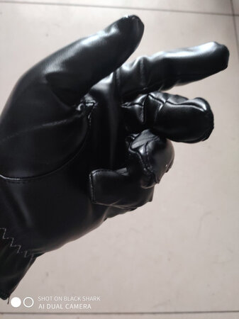 不错哟，保暖很好，骑行舒适，很不错的一次购物体验。