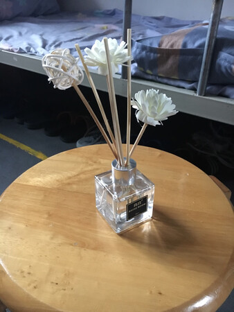 很香，放在宿舍用，晚上终于没有脚臭味了，很棒，用完了继续买?