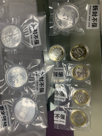 第一次买外国的纪念碑，包装保护的很好，价格适中，以后会经常来看看的。