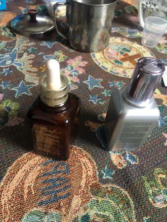 收到了！以前都在专柜买，这次在京东买了两瓶，看着是正品，试试一段时间在追评！