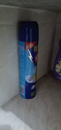 之前在超市买过这个牌子的杀蚊子，效果还不错，这次看到京东有券就直接买了一瓶回来，不用特意去超市，夏天好多蚊子，早上睡醒喷一喷然后开门窗通风就可以了，晚上睡觉立刻发现没什么蚊子，有的几只都是外面跑进来的，如果外面的水渠也喷点，当天都没蚊子，近几天都静了，好好好好好好