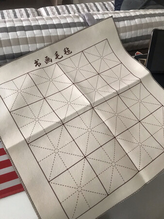 手感：好
颜值包装：漂亮
做工质量：好
产品包装：好
外形外观：好看
书写流畅度：舒适