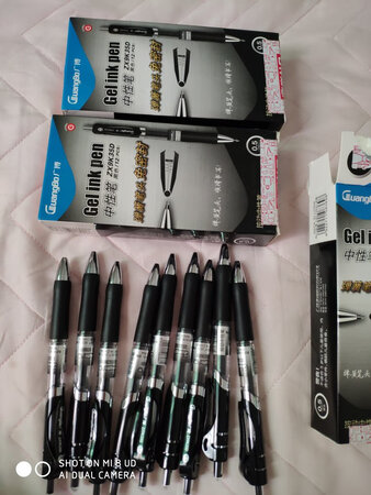 手感不错，也比较顺滑，很好用，做活动时候买了三盒，很划算！