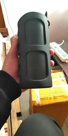 音质音效：音质特别好，很有立体感。
做工质感：拿着特别轻，特别舒服。
外形外观：外形特别好，带着很方便。