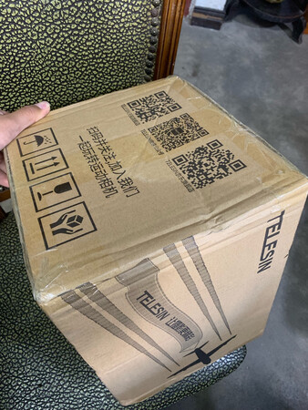 第一次发货可能是快递的原因等了五天还是没到，查了快递信息没有信息，联系了客服客服查完二话没说态度特别好，答应给我顺丰补发，广东到吉林隔天就收到了，特别开心！商品还可以适量还好，可能是新的缘故每个配件都有一些紧，估计用一段时间就好了。虽然物流有失误，但是超好的客服服务让我一点都不生气，用好了下次还会来买，也会介绍朋友来，但是希望下次能给我个赠品哦。