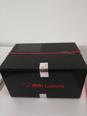给媳妇买的生日礼物?，非常棒的商品！点赞！物流很用心。