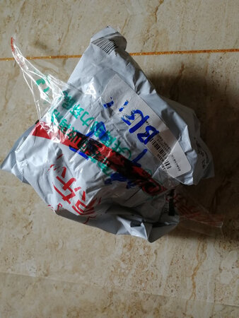 小巧玲珑的支架，安装方便