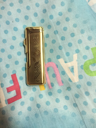 手感不错，金属质感十足。很漂亮。物流速度很快。