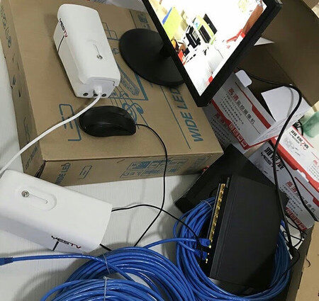 感觉挺好的，活着很清晰，第1次在网上买这个，还怕不好，结果发现挺好的，特别清楚，再也不用担心发生什么事情了，因为有监控，监控会看到这则信息，把坏人都抓住，这个物流也挺快的，那几天就到了，给他们点个赞，真棒！