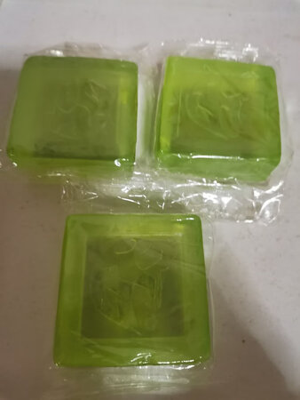 之前我的皮肤比较偏干偏黄的用了这个牌子以后，皮肤好多了，继续追加