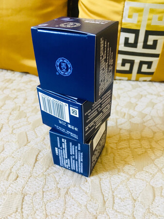 这款眼霜非常好，长期用很有成效，眼部的保养，其实不是说用了他回到从前模样，而是皱纹不再发展保持现状，就是一款好的眼霜，大宝的这一款眼霜正是这样，所以长期回购。