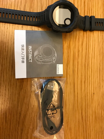 双十一，物流还是一如既往的快！表带很软，表盘大小刚好，设置简单。GPS在家里链接不上，的到空旷点儿地方试试。高度,温度不准，得校准。