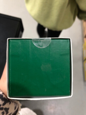 买回来盒子外面脏死了，也不知道好不好！扫码都扫不出，怀疑不是正品