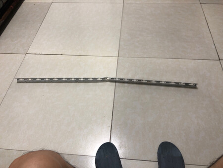 有异味，挂饰那个到货是歪的，而且还没的配件， 联系大家不要买这个，软门帘没得问题，就是有很大很强的异味！