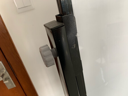 尺寸大小：正合适，适合小型会议
擦拭效果：很好
外形外观：很好看
总体很满意，值得购买