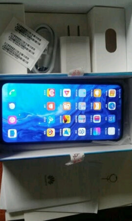 速度好快，京东自营上午下单下午收到货，各个使用功能操作顺心，第二次购买华为产品，以后会再光顾支持华为产品，给于五星好评！