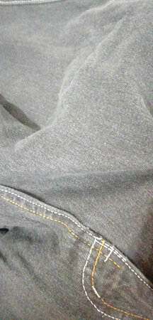 裤子收到了   布料摸着舒服  做工超级细没有多余的线头