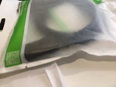 给公司一批老的显示器购买的 主要有几台电脑是专门用来计算的 显示器不需要太好的 能显示出图像就行了 一根线几十块可比一台显示器1000多划算的太多了 哈哈哈哈 一直用绿联的牌子 很好用 其实与其说用这个牌子 不如说用的是自营的绿联店比较贴切 自营就是靠谱