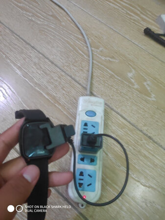 东西非常次 发过来一个坏的 然后找客服 态度还极其恶劣 开不开机 你让我拿着当摆设？