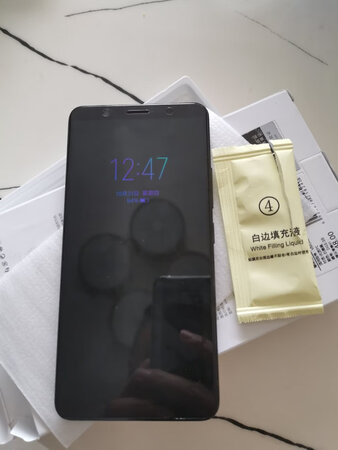 触摸手感：手感好，超薄
做工质感：质感很好，便宜点就好了
其他特色：送的钢化膜很好，在小一点点就更好了，现在必须用那个白边填充液。